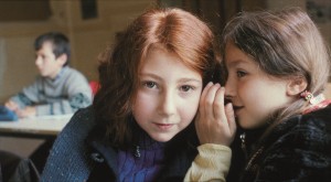 STELLA++Cautivador drama francés ambientado en París de los años 70. Narra la vida y experiencias de la pequeña Stella.